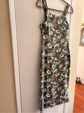 Anthropology daily practice Sleeveless Floral Camo Maxi Dress in Olive Green